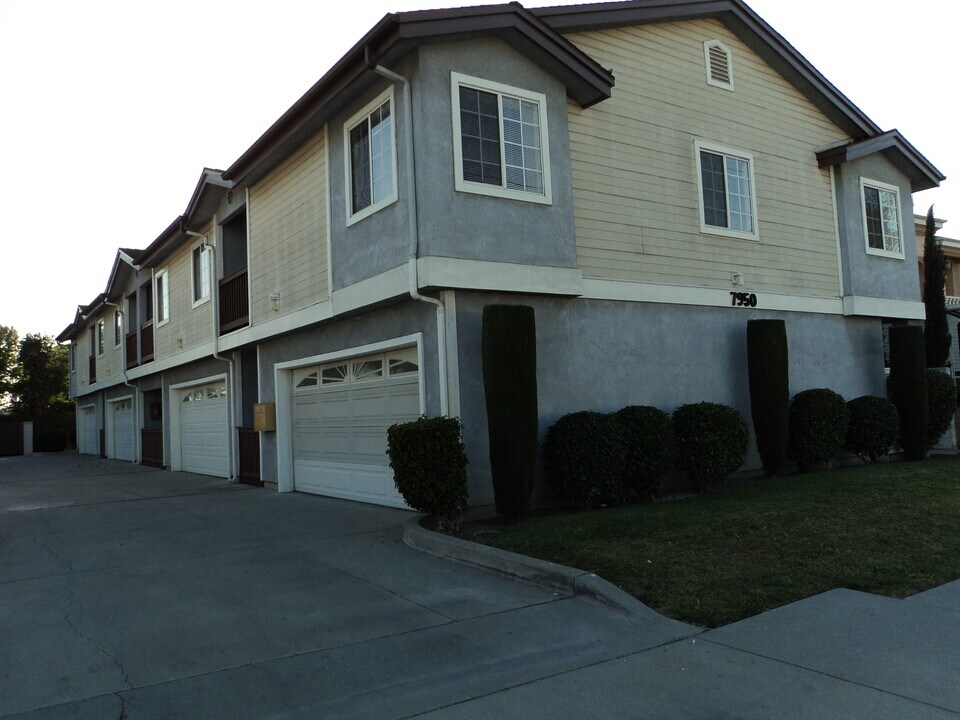 7950 2nd St, Unit A in Downey, CA - Foto de edificio