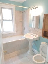 49 Brownell Ave, Unit 3 in Hartford, CT - Building Photo - Building Photo