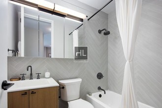 560 W 43rd St-Unit -31E in New York, NY - Foto de edificio - Building Photo