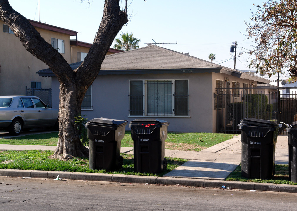 534-536 Hyde Park Pl in Inglewood, CA - Building Photo