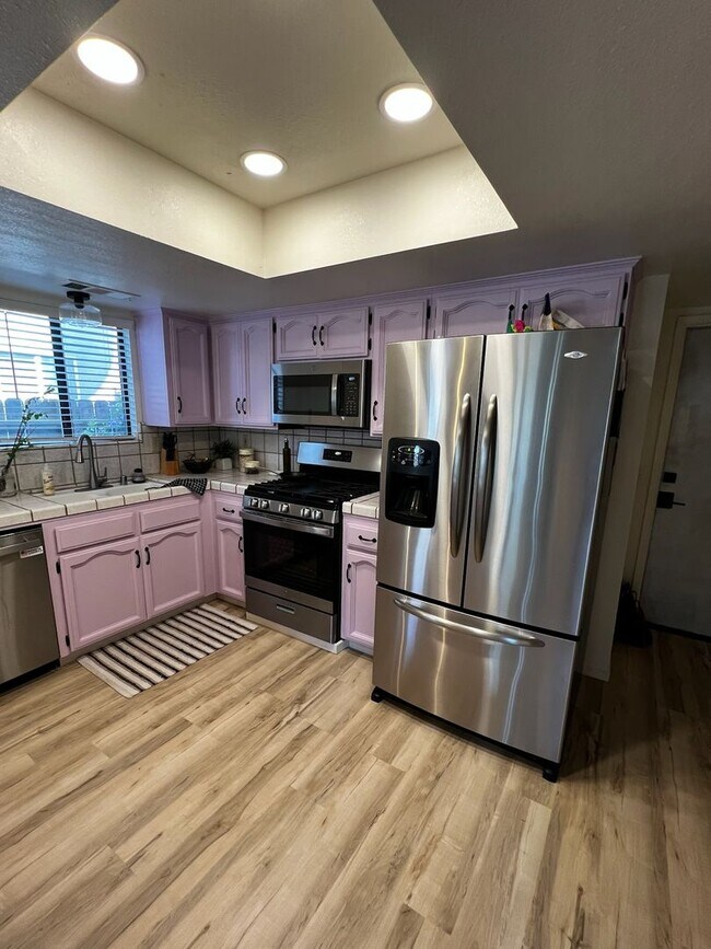 1545 Orchard St in Tulare, CA - Building Photo - Building Photo