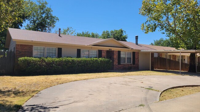 1925 70th St in Lubbock, TX - Building Photo - Building Photo