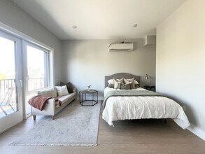 872 Broadway, Unit 205 in Somerville, MA - Building Photo - Building Photo