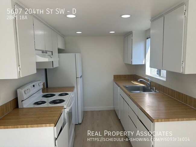 5607 204th St SW in Lynnwood, WA - Building Photo - Building Photo