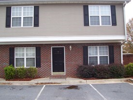 10-18 Point Pl in Cartersville, GA - Building Photo