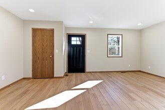 313 E Martin St, Unit # 1 in Forrest, IL - Building Photo - Building Photo