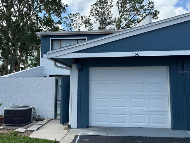 property at 130 Lago Vista Blvd