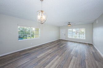 2426 Ecuadorian Way in Clearwater, FL - Building Photo - Building Photo