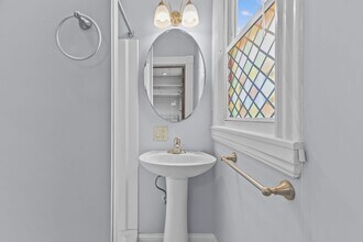 234 Pearl St in Burlington, VT - Foto de edificio - Building Photo