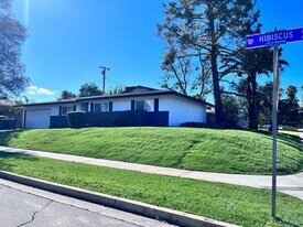 802 Hibiscus Dr in Redlands, CA - Building Photo