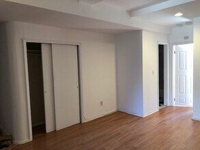 50 Glenwood Ave-Unit -502 in Jersey City, NJ - Building Photo - Building Photo