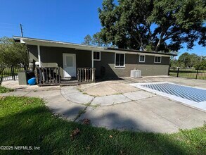 4565 Cedar Point Rd in Jacksonville, FL - Building Photo - Building Photo