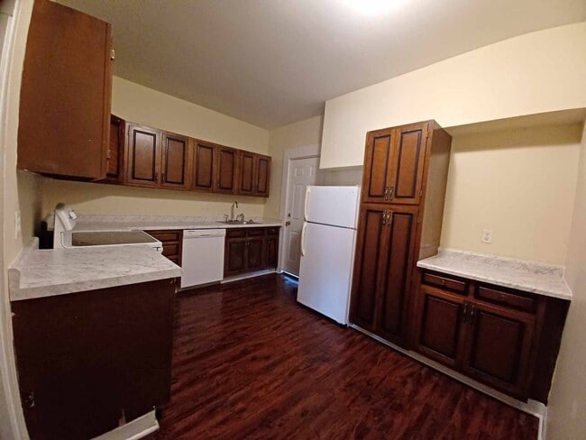 property at 1118 Revell Ave