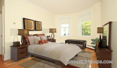 1539 Beacon St in Brookline, MA - Building Photo - Building Photo