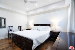 2947 Kelton Ave in Los Angeles, CA - Building Photo