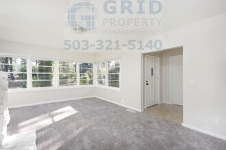 3035 SE 118th Ave in Portland, OR - Building Photo - Building Photo