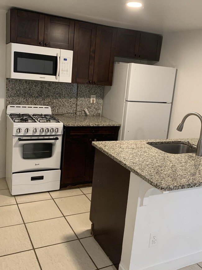 4561 Lake Ave in West Palm Beach, FL - Building Photo - Building Photo