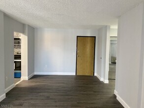 10 N Wood Ave-Unit -600 in Linden, NJ - Building Photo - Building Photo