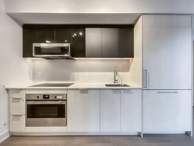 308 Jarvis St in Toronto, ON - Building Photo - Building Photo