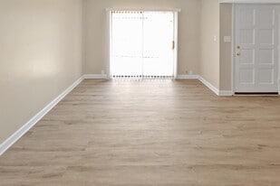 7021 Stonington Ln in Charlotte, NC - Building Photo