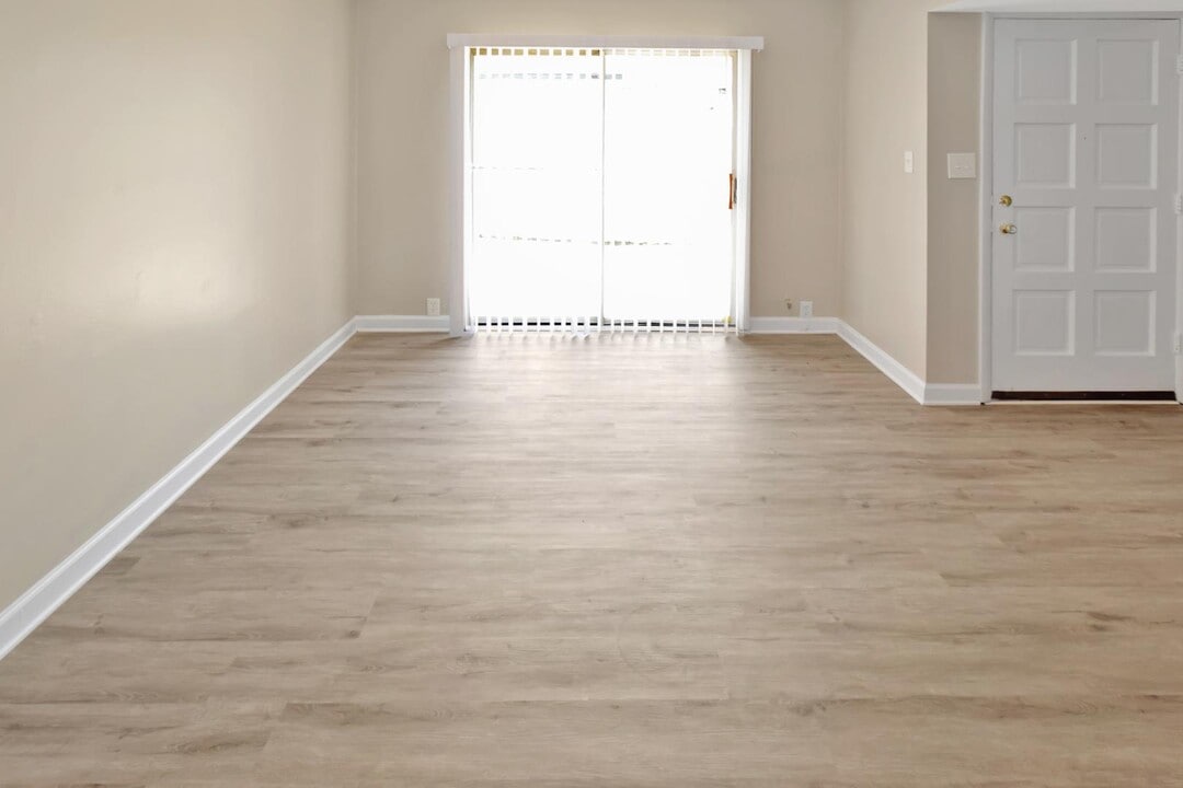 7021 Stonington Ln in Charlotte, NC - Building Photo