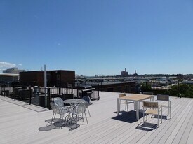 154 W 2nd St, Unit 301 in Boston, MA - Building Photo