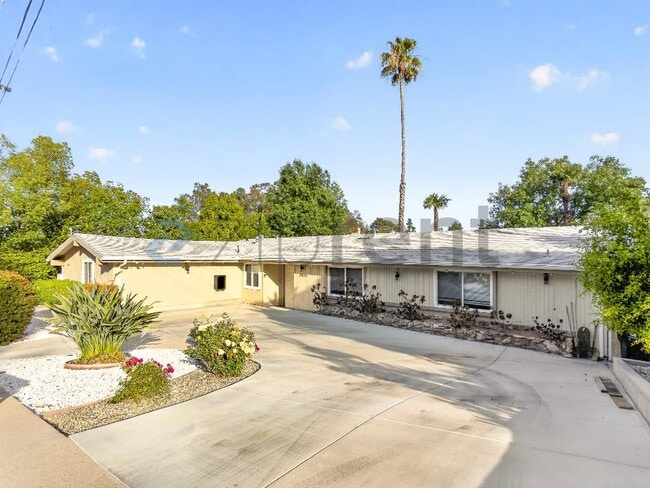 20520 Rhoda St in Los Angeles, CA - Building Photo - Building Photo