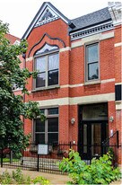 1451 N Artesian Ave in Chicago, IL - Building Photo