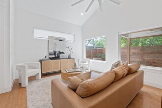 402 W 55th St in Austin, TX - Building Photo - Building Photo