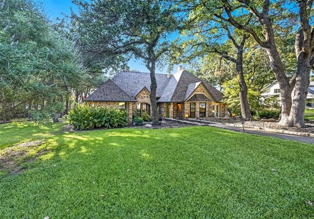 1520 Bellechase Dr in Keller, TX - Building Photo