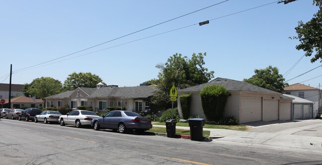 517 S 6th St in Burbank, CA - Foto de edificio - Building Photo