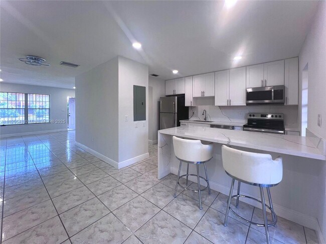 2787 NW 196th St in Miami Gardens, FL - Building Photo - Building Photo