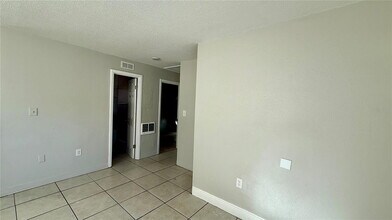 400 Peters St in Wildwood, FL - Building Photo - Building Photo