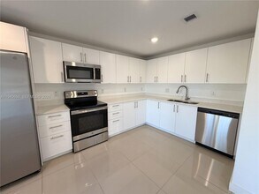 25823 SW 145th Ave in Naranja, FL - Building Photo - Building Photo