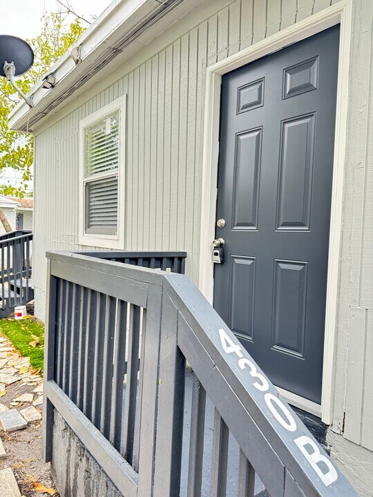 430 Roseland Dr in West Palm Beach, FL - Building Photo