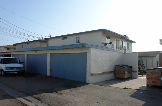 4630 Cloyne Dr in Oxnard, CA - Building Photo - Building Photo