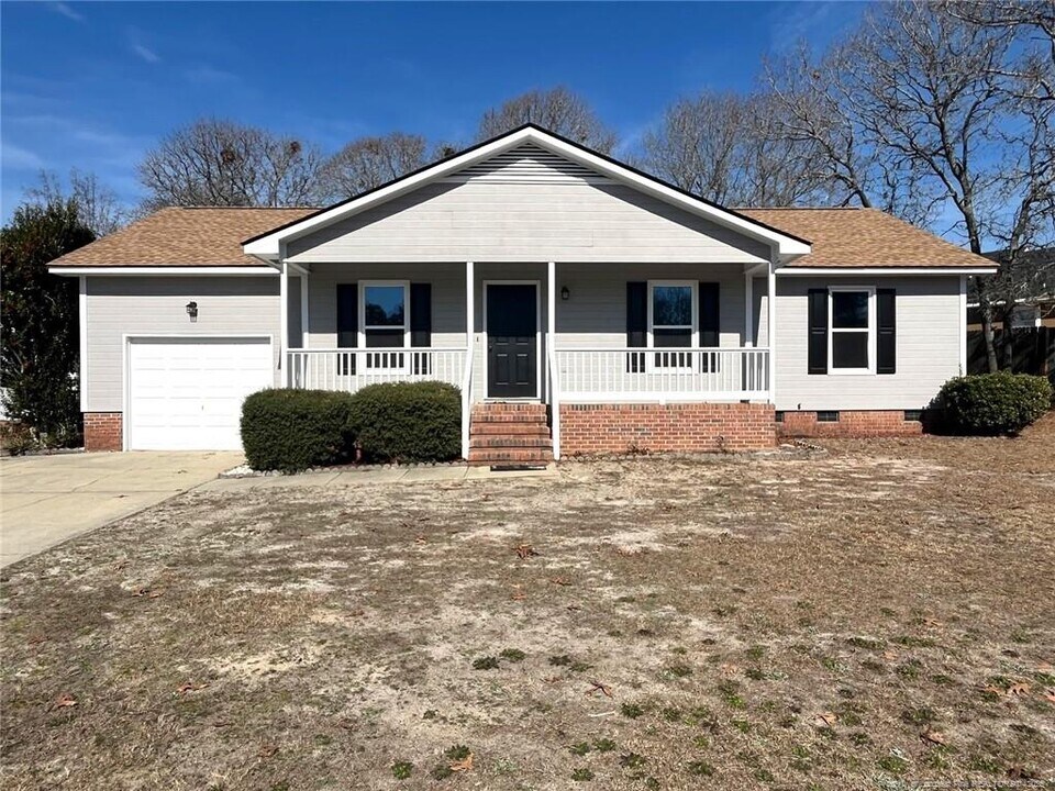 3544 Lubbock Dr in Hope Mills, NC - Building Photo