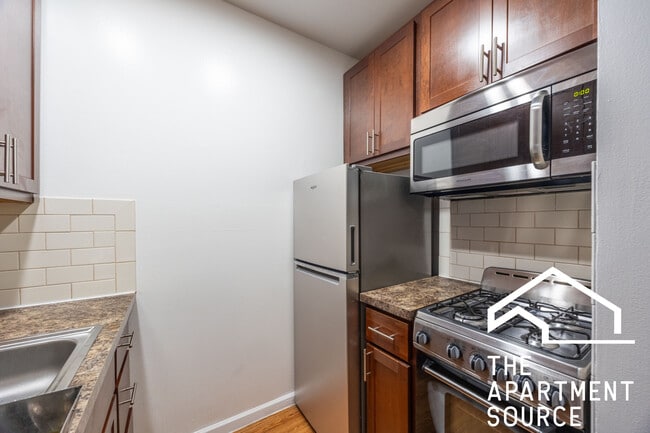 4240 N Kenmore Ave, Unit 104 in Chicago, IL - Building Photo - Building Photo