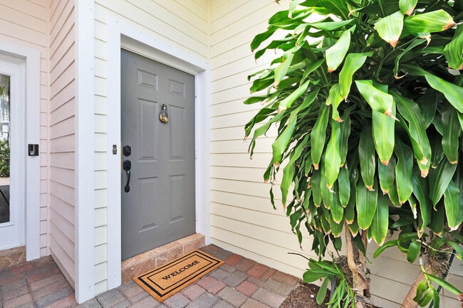 902 S Federal Hwy in Lake Worth Beach, FL - Building Photo - Building Photo