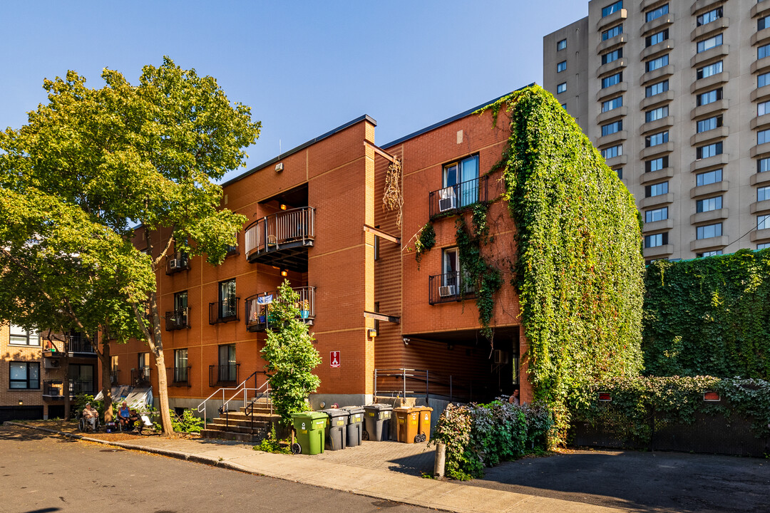 950 Robillard Av in Montréal, QC - Building Photo