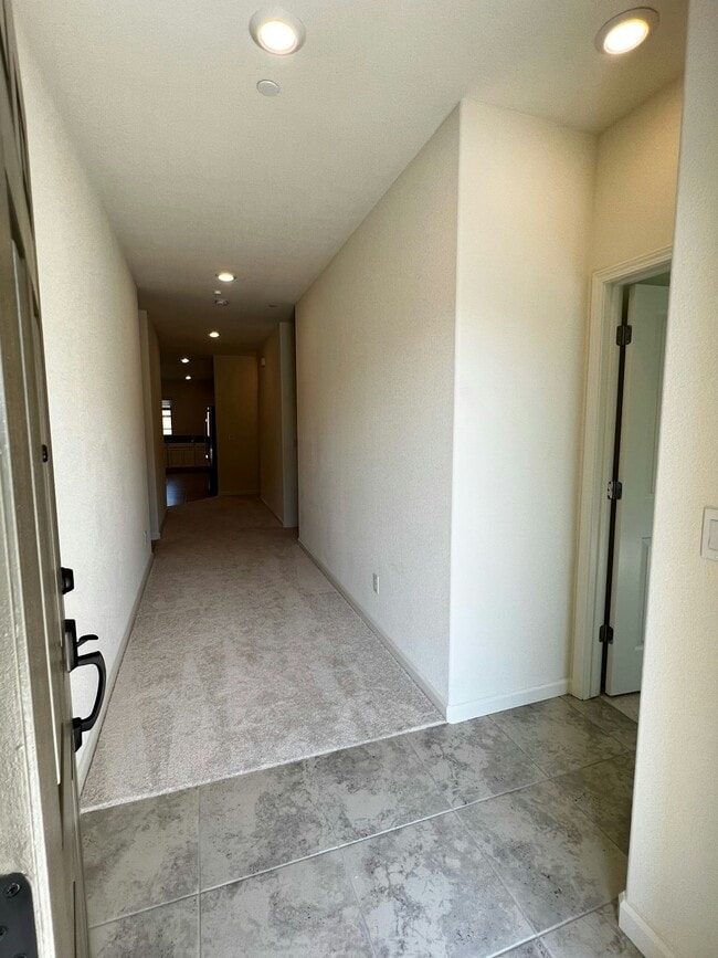 8081 Bossa Nova Way in Roseville, CA - Building Photo - Building Photo