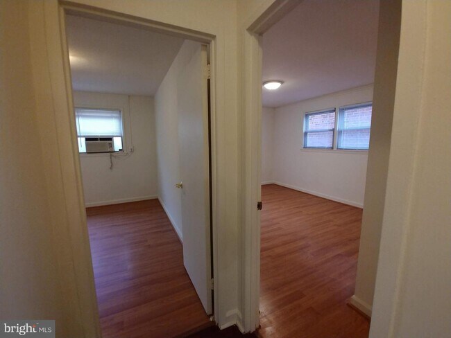 2036 N Woodrow St-Unit -6 in Arlington, VA - Foto de edificio - Building Photo