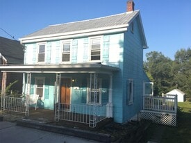 522 N High St in Martinsburg, WV - Building Photo
