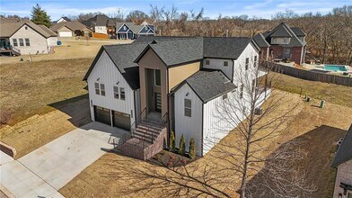 2170 Hopkins Ln in Pea Ridge, AR - Building Photo - Building Photo