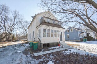 1516-1520 E Hawthorne St in Albert Lea, MN - Building Photo