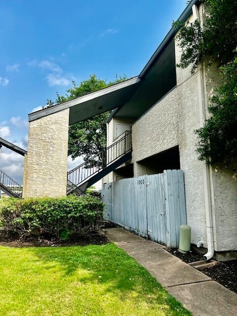 property at 7313 Gulf Fwy