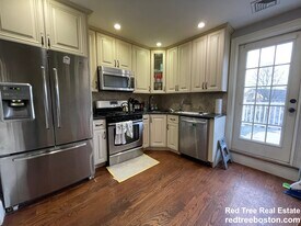 2 Iroquois St, Unit 1 in Boston, MA - Building Photo