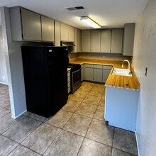 615 Oriole Ave in Davis, CA - Foto de edificio - Building Photo