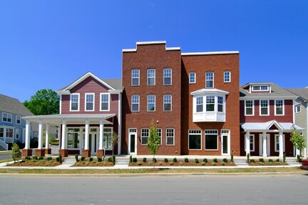 Lenox Village in Nashville, TN - Building Photo