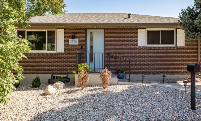 1770 S Oneida St in Denver, CO - Building Photo - Building Photo